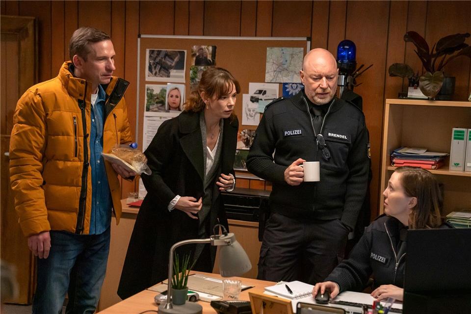 Das Ermittlerteam recherchiert Erschütterndes über Familie Rabe.Oliver Feist/ NDR/ARD Degeto/dpa