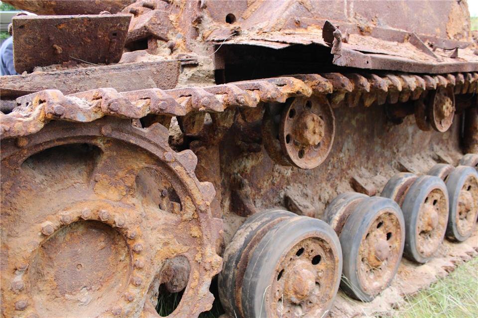 Das Fahrwerk ist teilweise gut erhalten.Kai Moorschlatt/dpa
