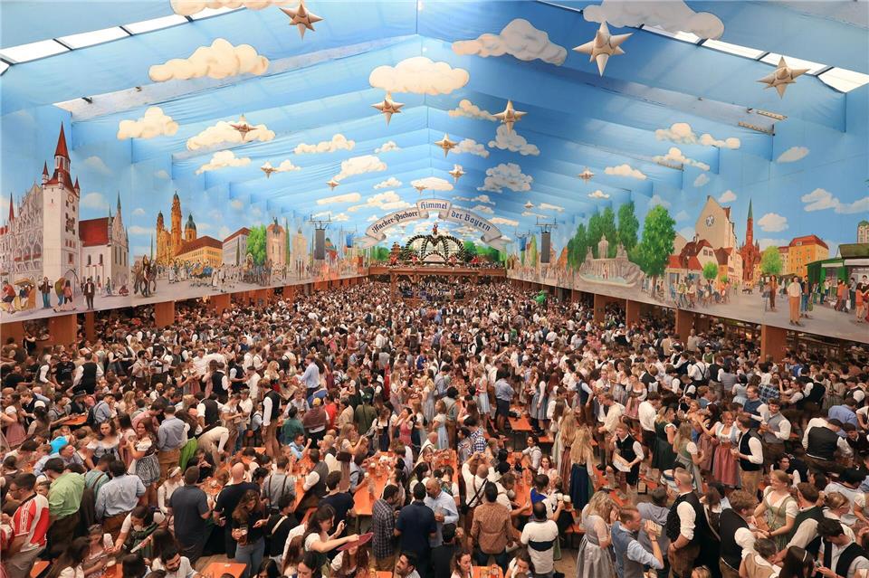 Das Feiern auf der Wiesn beginnt.Karl-Josef Hildenbrand/dpa