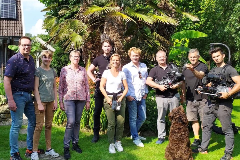 Das Fernsehteam hat im Garten der Familie Seggewiß eine Folge der Gartenserie gedreht.