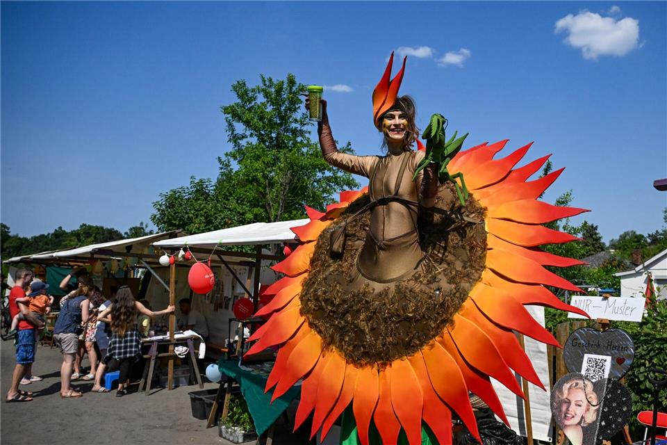 Das Fest soll eine bunte Mischung aus Kultur, Kulinarik und Unterhaltung werden. (Archivbild)Jens Kalaene/dpa