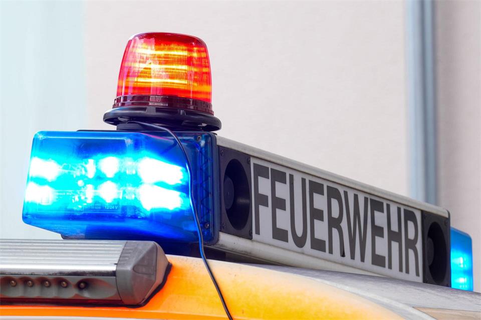Das Feuer brach in einem Modegeschäft aus. (Symbolbild)Soeren Stache/dpa