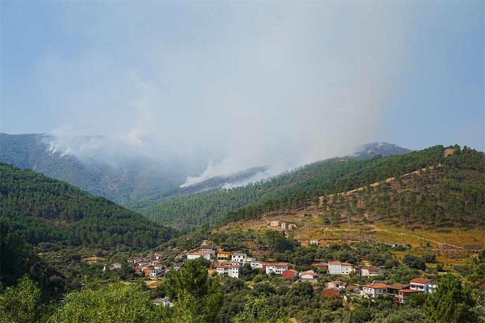 Das Feuer in Cáceres wurden höchstwahrscheinlich absichtlich gelegt.Carlos Criado/EUROPA PRESS/dpa