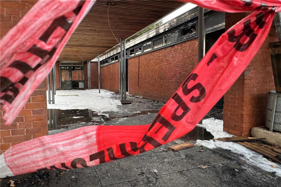 Das Feuer zerstörte Teile des Flurbereiches der Grundschule. (Archivbild)Kilian Genius/dpa