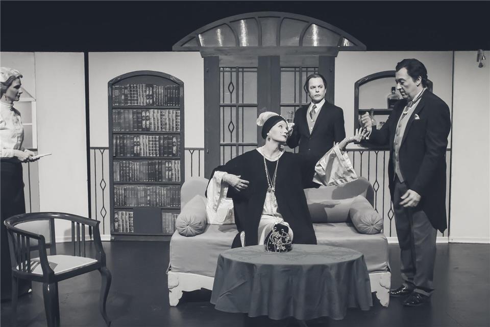 Das Filmtheater Lange & Leder setzt auf Schwarz-Weiß-Ästhetik.