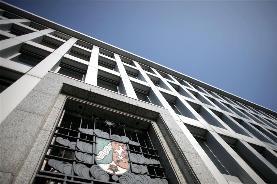 Das Finanzministerium befindet sich aktuell nahe dem Hofgarten in Düsseldorf. (Archivfoto)Rolf Vennenbernd/dpa