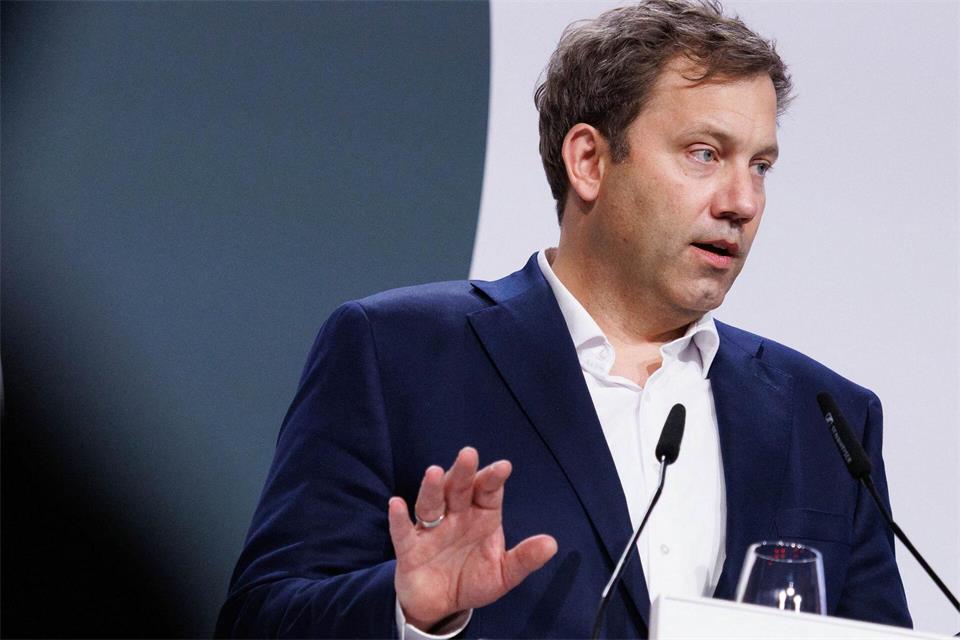 Das Finanzministerium von Lars Klingbeil (SPD) hatte am Mittwoch den Gesetzentwurf verschickt. (Archivbild)Carsten Koall/dpa