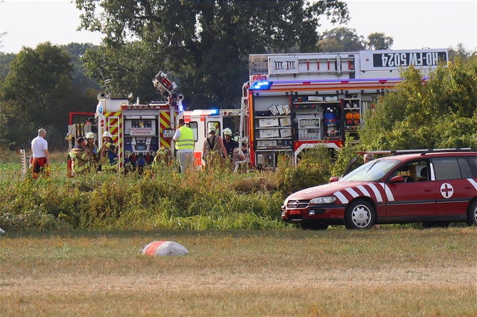 Das Flugzeug stürzte aus bislang ungeklärter Ursache ab.Rene Priebe/PR-Video/dpa