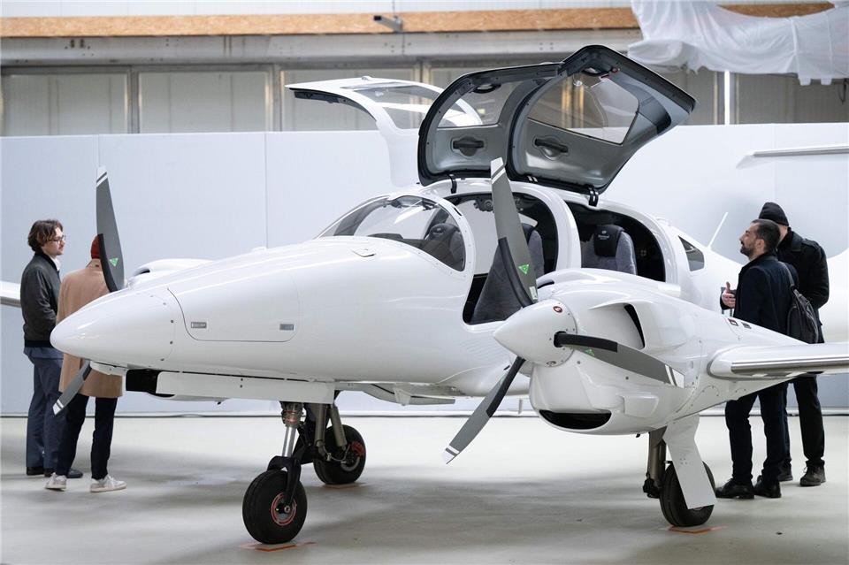 Das Forschungsflugzeug der TU Dresden soll bei der Entwicklung fossilfreier Luftfahrtantriebe zum Einsatz kommen. Sebastian Kahnert/dpa