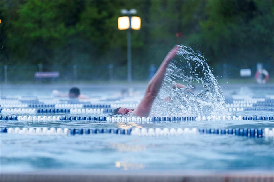 Das Freibad Hausen öffnet am Samstag. (Archivbild)Andreas Arnold/dpa