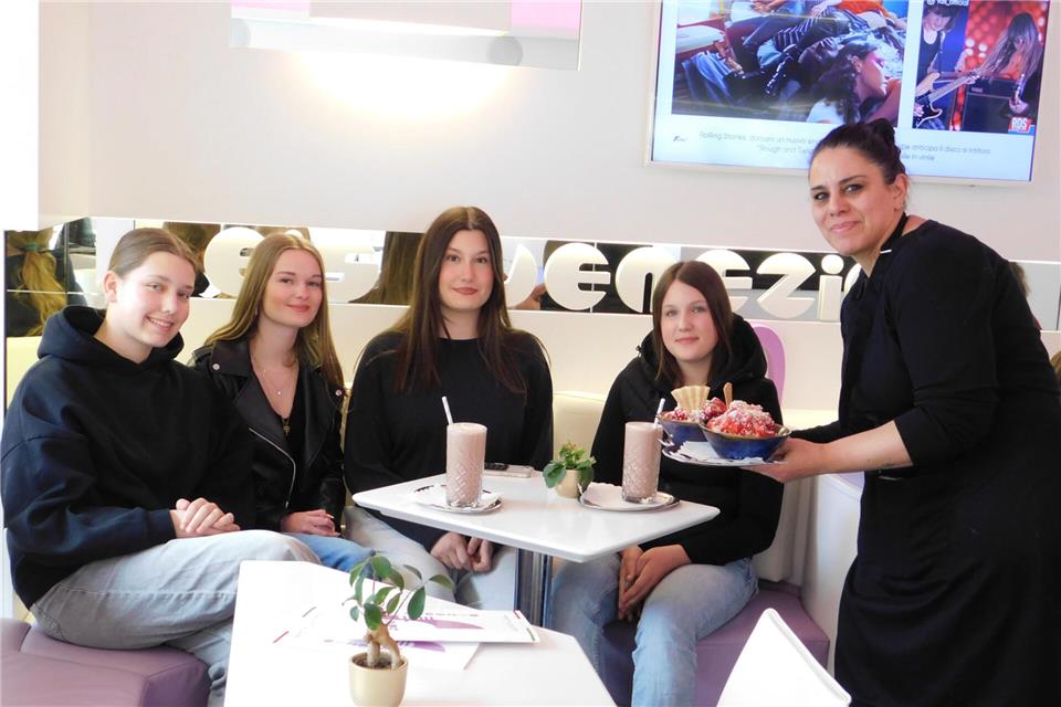 Das Frühlingswetter zieht die Menschen zu den Borkener Eisdielen.