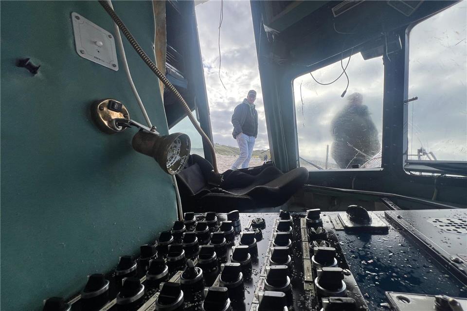 Gesunkenes Boot vor Sylt - Unglücksursache wird untersucht Das Führerhäuschen mit Elektronik war in der vergangenen Woche vor Sylt (Hörnum) angespült worden. (Archivbild)Lea Albert/dpa