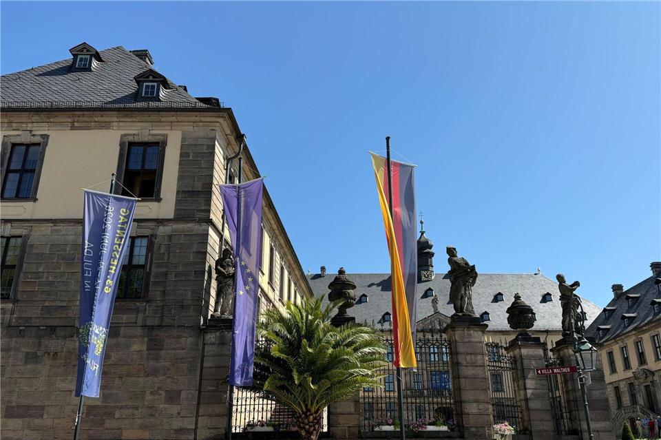 Das Fuldaer Stadtschloss ist das Rathaus der Stadt und wird während des Landesfests auch Sitz der Hessentagswache der Polizei und damit Anlaufstelle für alle Besucherinnen und Besucher.Michael Bauer/dpa