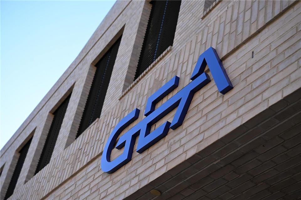 Das Gea-Logo am neuen Firmensitz in Düsseldorf.Wolf von Dewitz/dpa