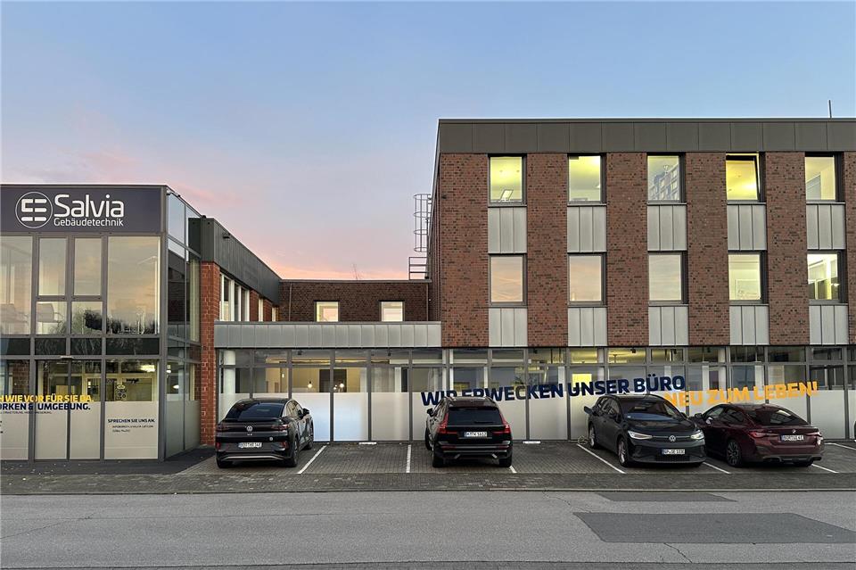 Das Gebäude an der Siemensstraße wird für das Personal umgebaut. Die Ausstellung entfällt, die Kundenberater planen künftig noch digitaler.