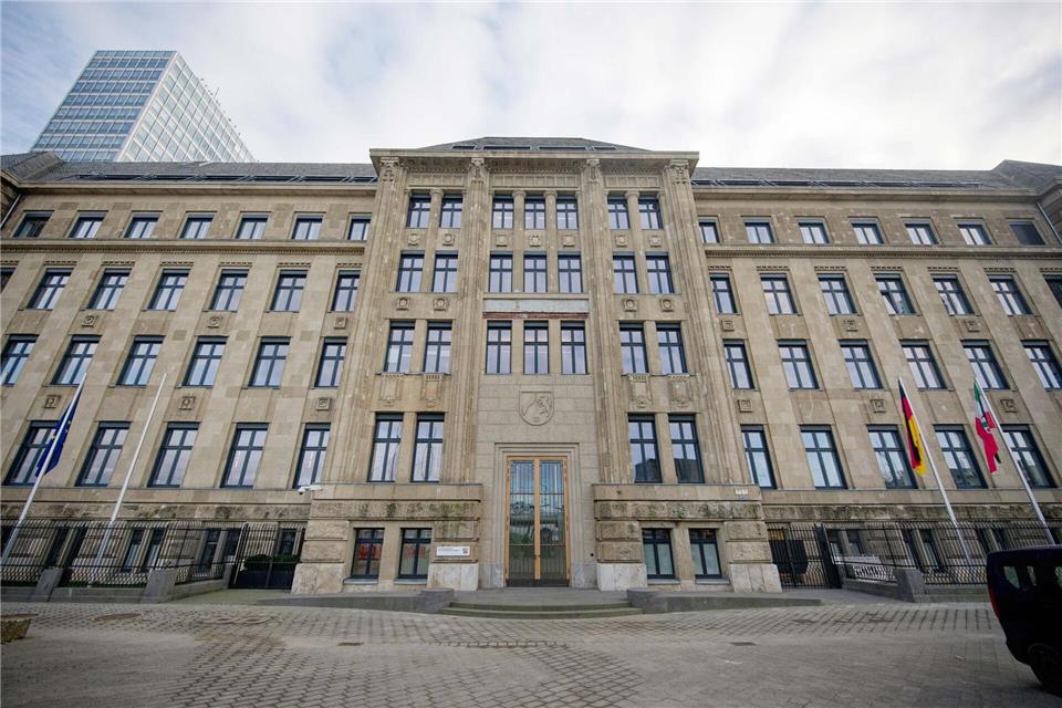 Das Gebäude der Staatskanzlei wurde aufwendig saniert, inzwischen sind die Arbeiten abgeschlossen (Archivbild)Henning Kaiser/dpa