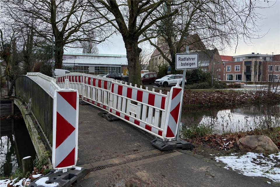 Das Geländer der Brücke zwischen Parkspitze und Papendiek wird im ersten Quartal erneuert.