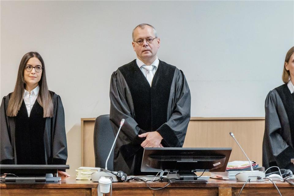 Das Gericht hat die beiden Angeklagten wegen gemeinschaftlichen Mordes zu langen Jugendstrafen verurteilt (Archivbild)Markus Scholz/dpa