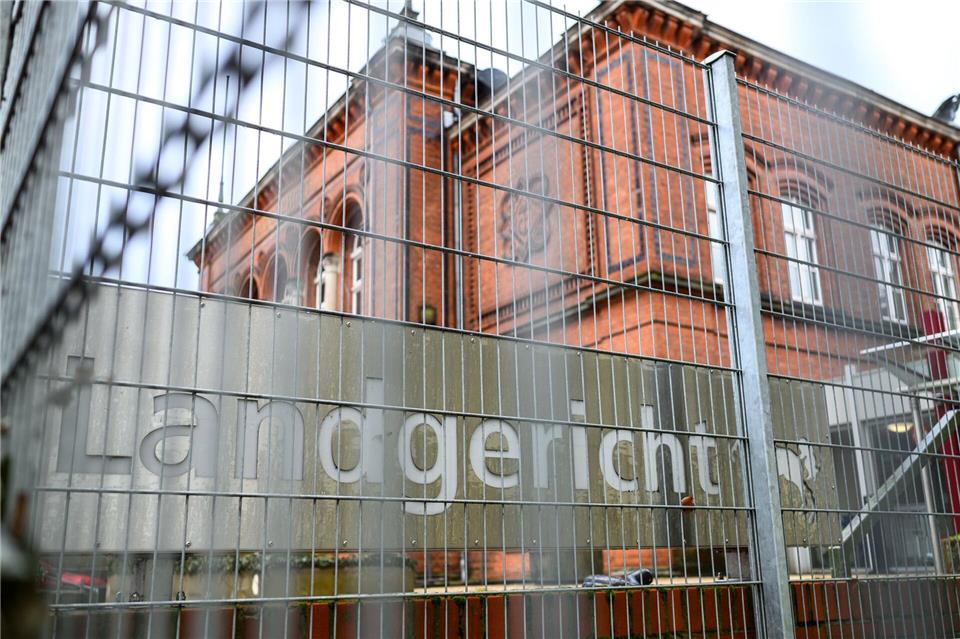 Das Gericht hat entschieden, dass der Angeklagte bald aus dem Gefängnis darf. (Archivbild)Izabela Mittwollen/dpa