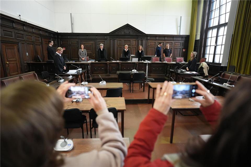 Das Gericht hat für den Sohn eine Unterbringung in einem psychiatrischen Krankenhaus angeordnet. (Archivbild)Marcus Brandt/dpa