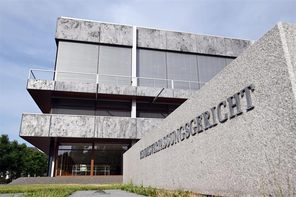Das Gericht hat seinen Sitz im Karlsruher Schlossbezirk. (Archivbild)Uli Deck/dpa