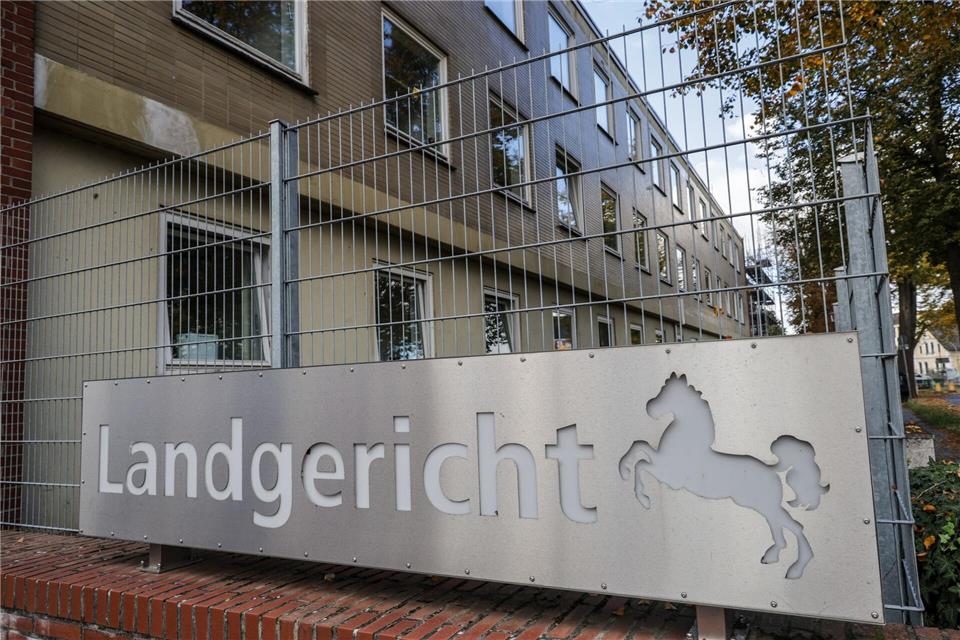 Das Gericht muss klären, ob die Angeklagte zum Tatzeitpunkt schuldunfähig gewesen ist. (Illustration)Focke Strangmann/dpa