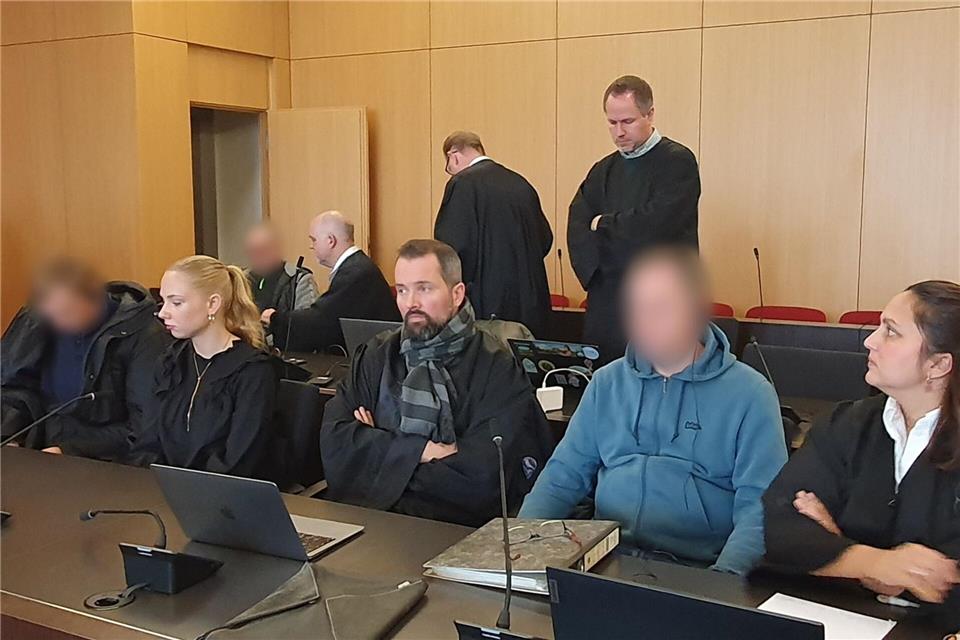 Das Gericht verhängte Haftstrafen gegen vier Männer wegen einer illegalen Zigarettenfabrik. Martin Höke/dpa