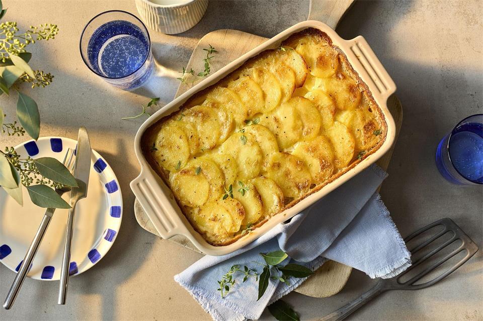 Das Gratin Dauphinois eignet sich als Beilage zu Fleisch, Fisch oder Gemüse sowie als Hauptgericht.KMG/die-kartoffel.de/dpa-tmn