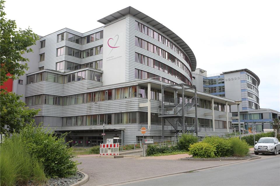 Das Harzklinikum soll rund 39 Millionen Euro vom Landkreis bekommen. (Archivbild)Matthias Bein/dpa-Zentralbild/ZB