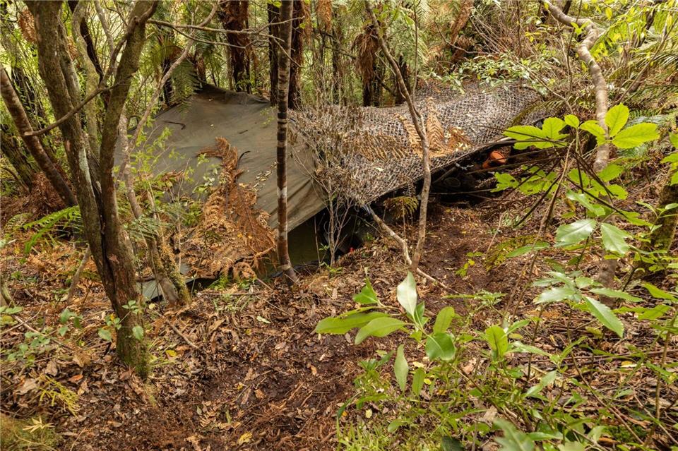 Das Hauptlager wurde in einem dichten Wald auf der Nordinsel entdeckt.NZ Police/dpa
