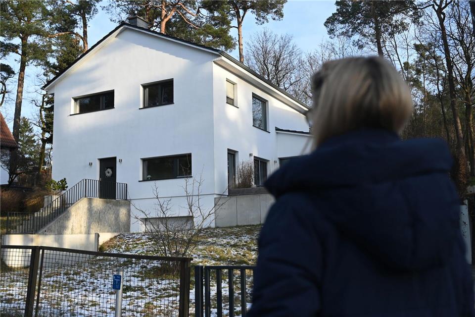 Das Haus in Rangsdorf beschäftigt seit Jahren die Brandenburger Justiz. (Archivbild)David Hammersen/dpa