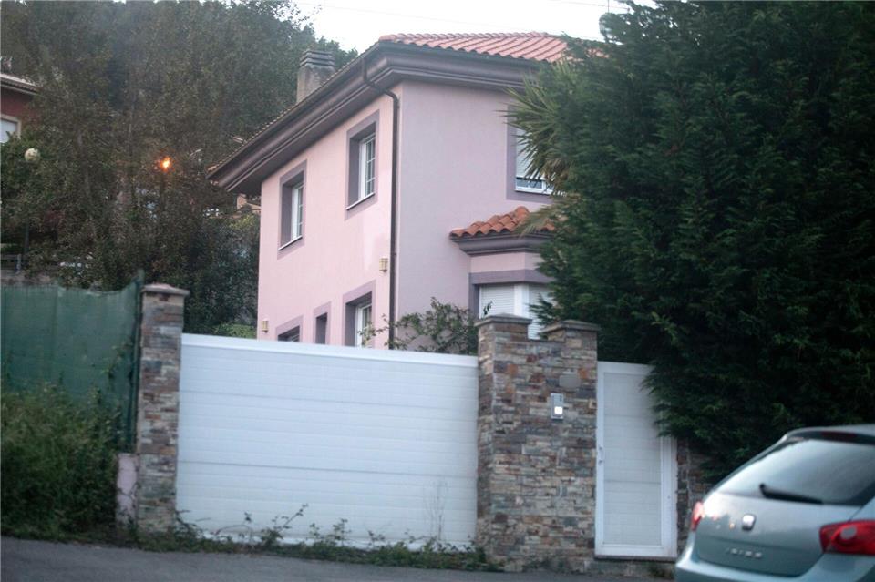 Das „Horrorhaus“ liegt in Fitoria am Stadtrand von Oviedo. (Archivbild)Jorge Peteiro/Europapress/dpa