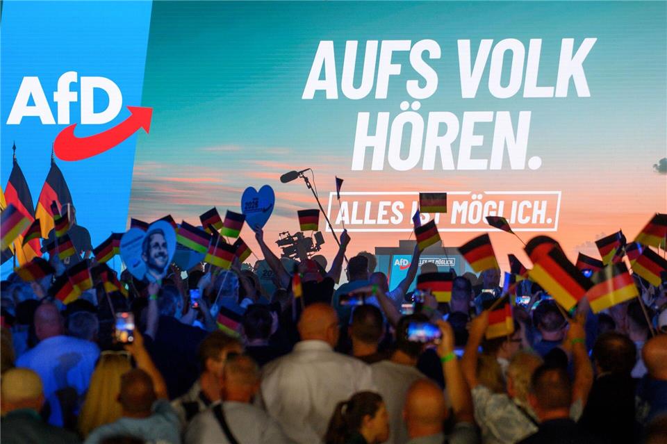 Das IWH sieht im AfD-Regierungsprogramm für Sachsen-Anhalt eine Finanzierungslücke von mindestens 2,2 Milliarden Euro pro Jahr. (Archivbild) Klaus-Dietmar Gabbert/dpa