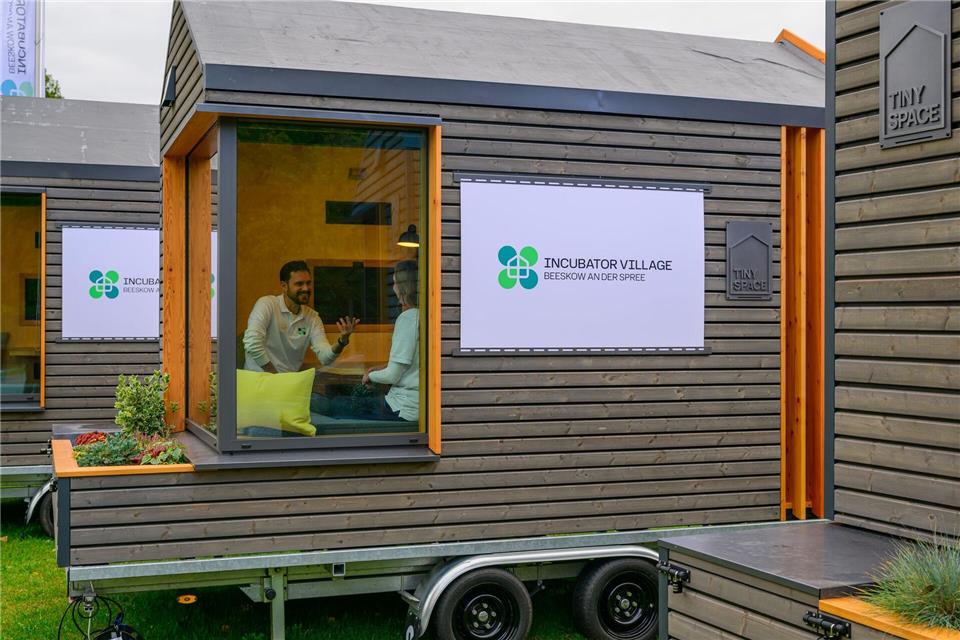Beeskow eröffnet neues Zentrum für Start-ups und Innovation Das „Incubator Village“ in Beeskow will Gründerinnen und Gründern den Weg zum Erfolg ebnen. Patrick Pleul/dpa