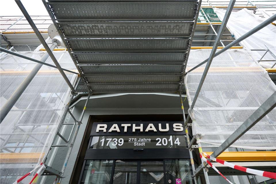 Das Interesse am ersten öffentlichen Auftritt der Bürgermeisterin seit dem Angriff ist groß. (Archivbild)Bernd Thissen/dpa