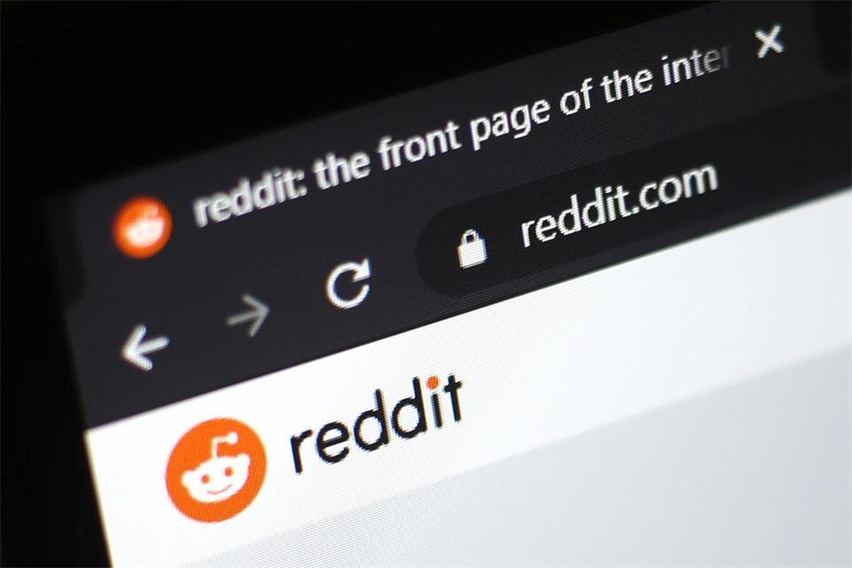 Das Internetforum Reddit muss sich bei der Bekämpfung rechtswidriger Inhalte bald an strengere EU-Gesetze halten. (Archivbild) Tim Goode/PA Wire/dpa