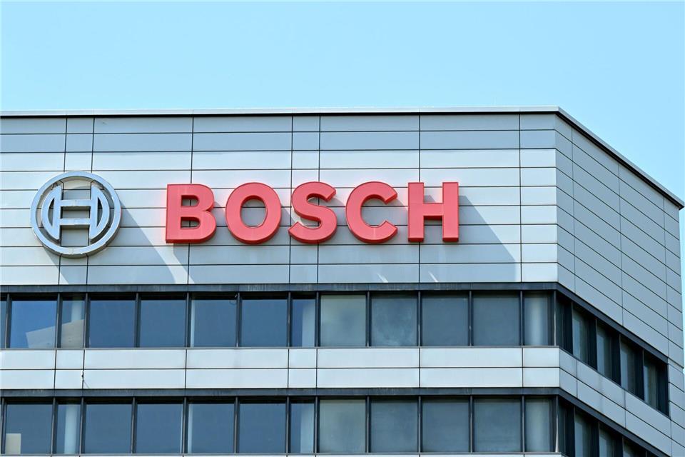 Das Joint Venture von Bosch und Tata soll sich auf die Entwicklung, die lokale Fertigung und den Vertrieb von E-Achsen und E-Motoren konzentrieren. (Archivbild)Bernd Weißbrod/dpa