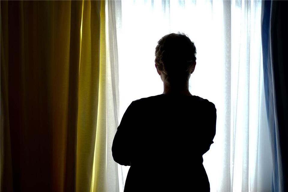 Das Kabinett in Schwerin hat einen Entwurf beschlossen, um Frauen und Kinder besser vor Gewalt zu schützen. (Symbolbild)Peter Steffen/dpa
