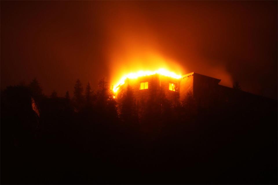 Das Kehlsteinhaus am Obersalzberg bei Berchtesgaden ist bei einem Brand völlig zerstört worden. --/Kilian Pfeiffer/dpa