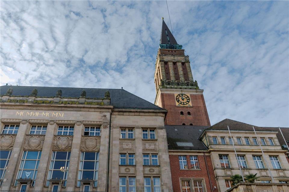 Das Kieler Rathaus. Die Ratsversammlung der Stadt hat einer Vereinbarung mit der Bundeswehr zugestimmt. (Symbolbild)Markus Scholz/dpa