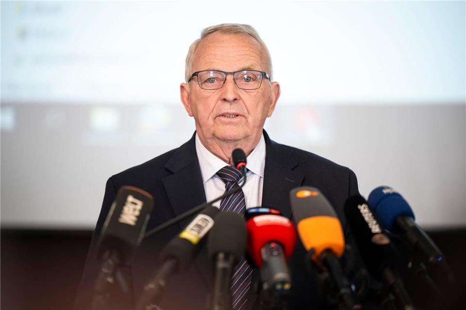 Das Konzept zur Bergung des Buckelwals ist laut Backhaus fertig. Philip Dulian/dpa