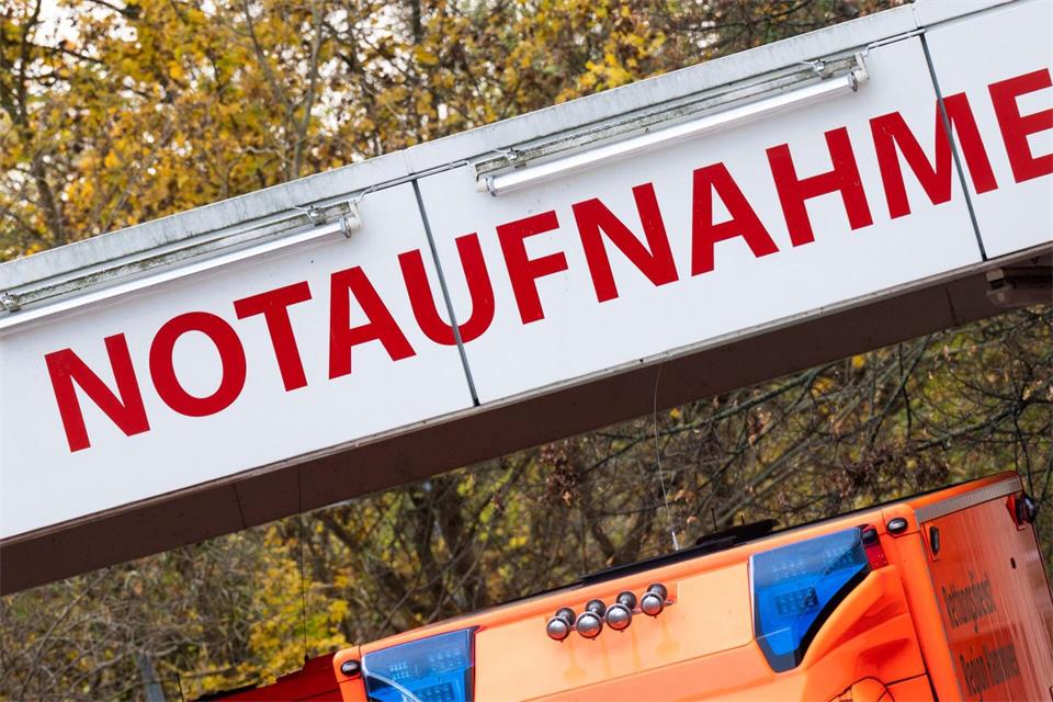 Das Krankenhaus in Salzgitter ist auch von der Notfallversorgung abgemeldet. (Symbolbild)Julian Stratenschulte/dpa