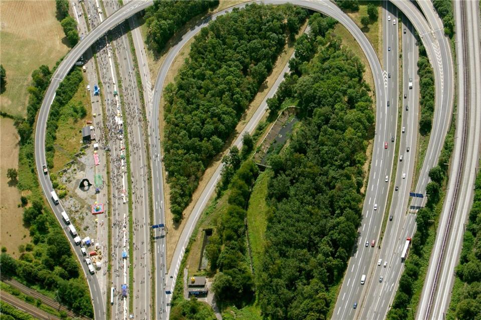 Das Kreuz Kaiserberg, der sogenannte „Spaghettiknoten“, von oben. (Archivfoto)Rolf Vennenbernd/dpa