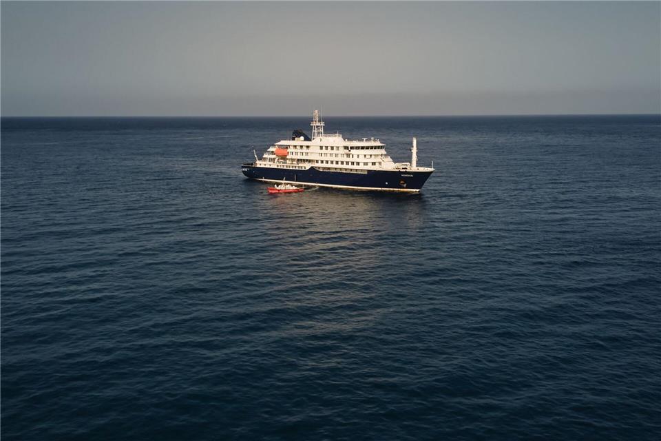 Das Kreuzfahrtschiff „Hondius“ fuhr am Mittwochabend von Kap Verde los in Richtung Kanarische Inseln. (Archivbild)Arilson Almeida/AP/dpa
