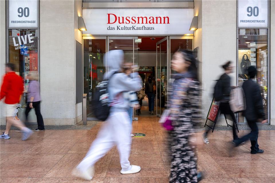Das Kulturkaufhaus Dussmann in der Friedrichstraße ist auch wirtschaftlich erfolgreich. (Archivfoto)Soeren Stache/dpa