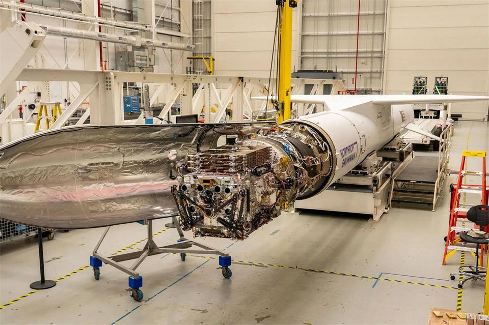 Das „LINK“-Raumfahrzeug steht in einer Halle. (Archivbild)Ron Beard/NASA/dpa