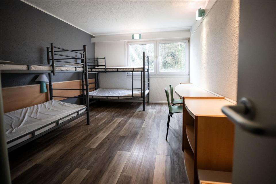 Das Land NRW arbeitet nach eigenen Angaben mit Hochdruck am weiteren Aufbau der Unterbringungskapazitäten für Flüchtlinge. (Archivbild)Bernd Thissen/dpa