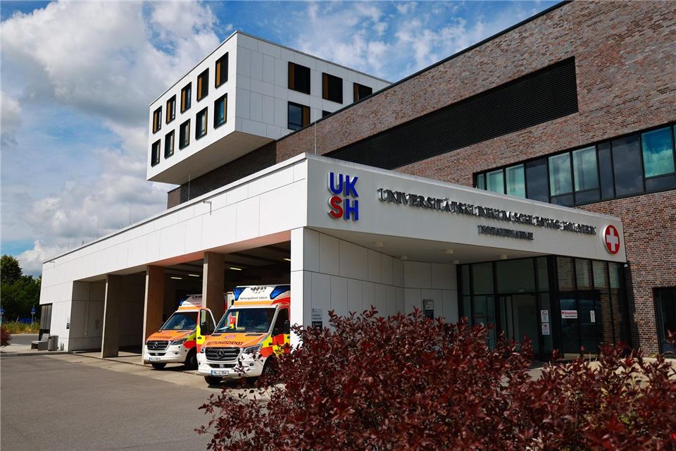 Das Land Schleswig-Holstein entlastet das UKSH finanziell unter anderem von Baukosten. (Archivbild)Christian Charisius/dpa