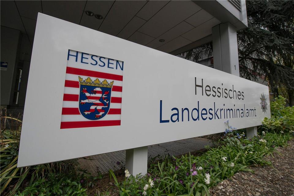Das Landeskriminalamt in Hessen ist führend in der Analyse winziger DNA-Spuren. (Archivbild)Boris Roessler/dpa