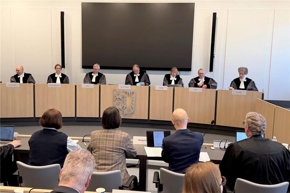 Das Landesverfassungsgericht verhandelt eine Klage im Fall Northvolt.André Klohn/dpa